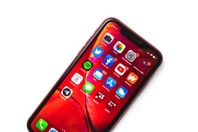 太空灰iPhone6配红色手机壳